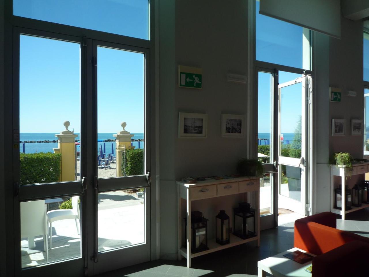 Casa F.A.C.I Hotel Marina di Massa Exterior photo