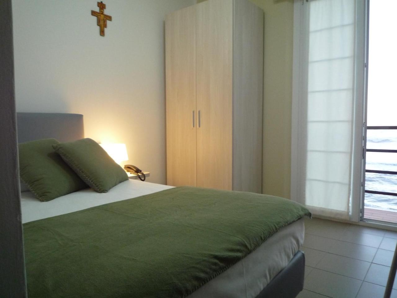 Casa F.A.C.I Hotel Marina di Massa Exterior photo